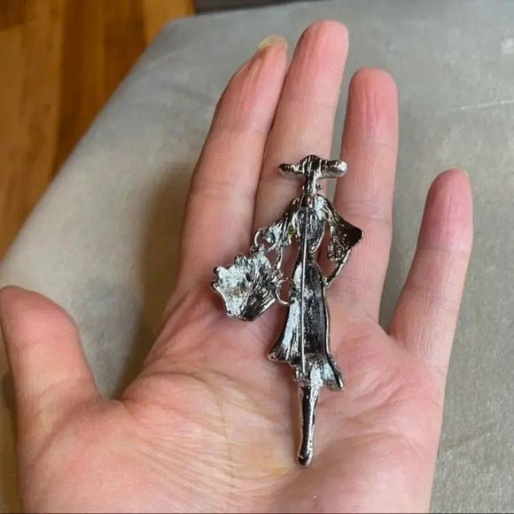 Lady with Bag Brooches Women - Picture 2 of 11